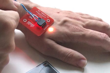 Microchip dalam Tubuh: Solusi atau Ancaman bagi Pemantauan Kesehatan Kronis?